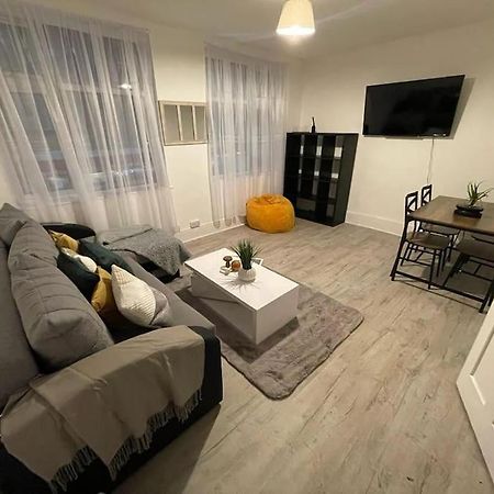 Beautiful 2 Bedroom On Tower Bridge 런던 외부 사진