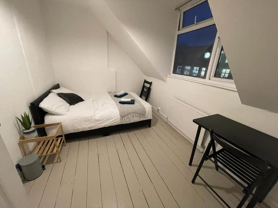 Beautiful 2 Bedroom On Tower Bridge 런던 외부 사진