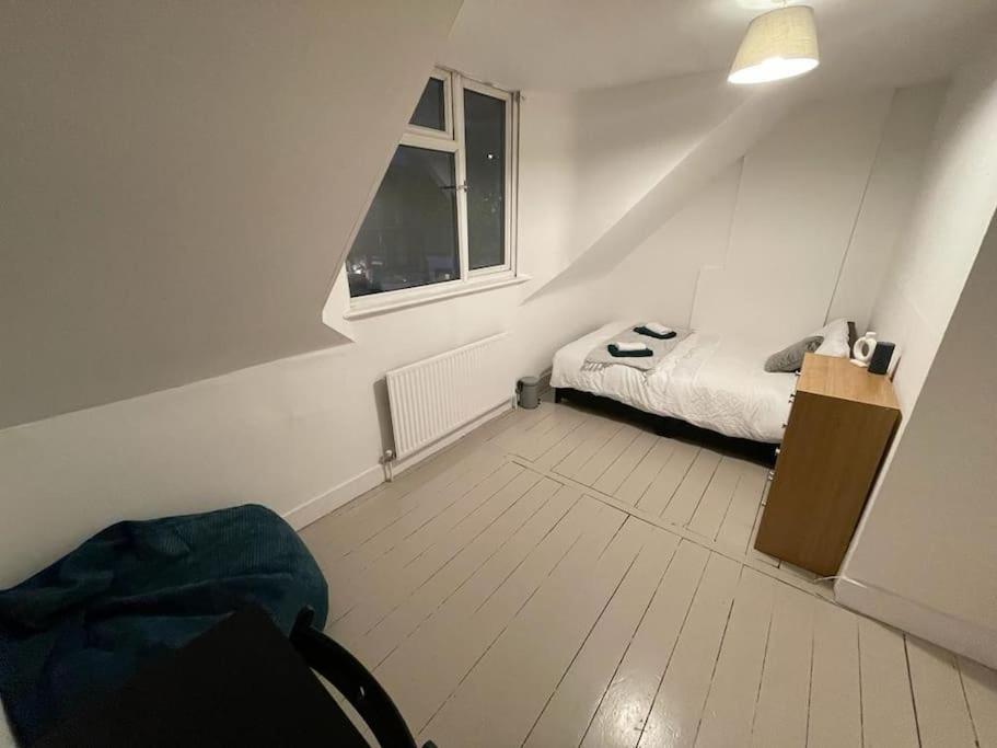 Beautiful 2 Bedroom On Tower Bridge 런던 외부 사진